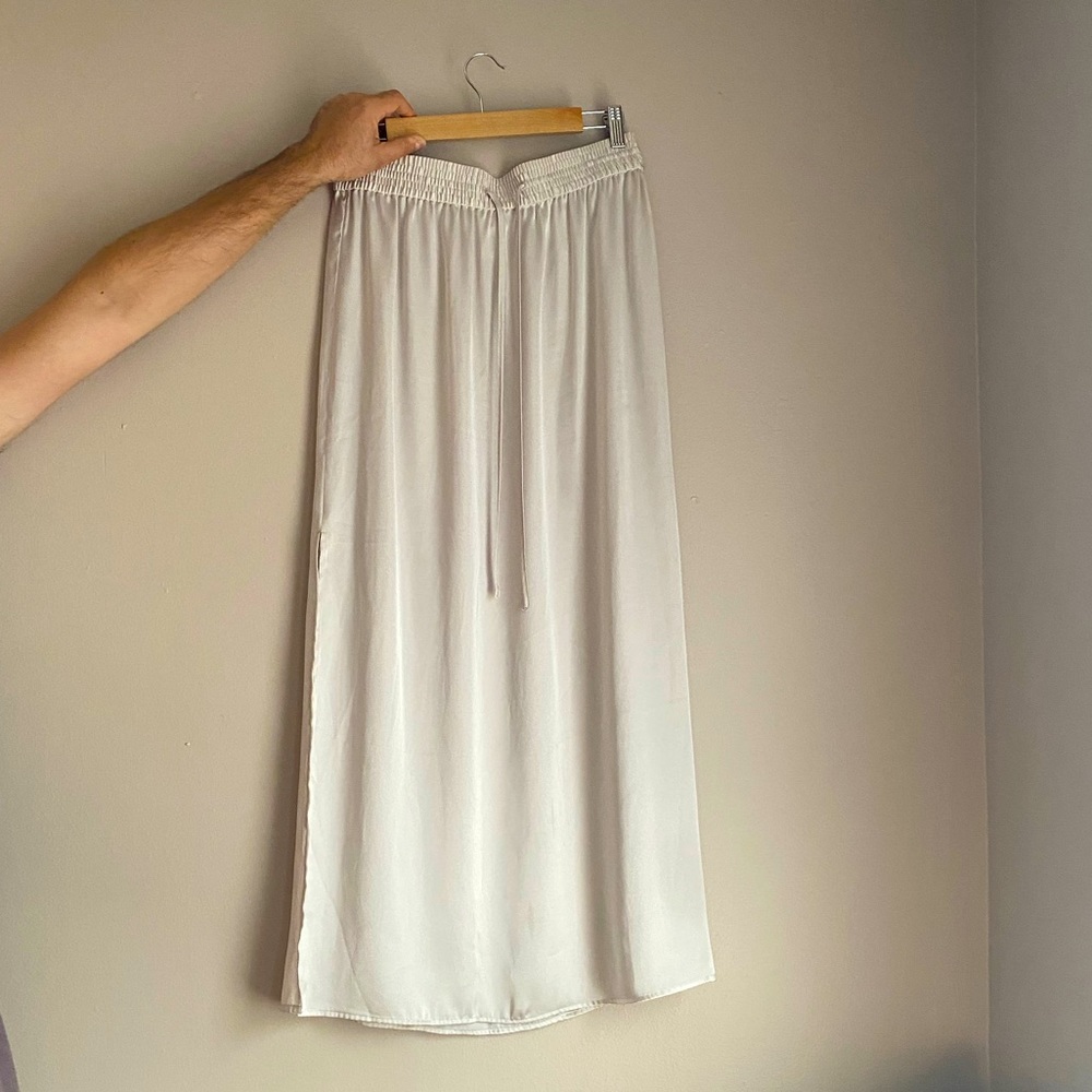 Satin skirt with side slit